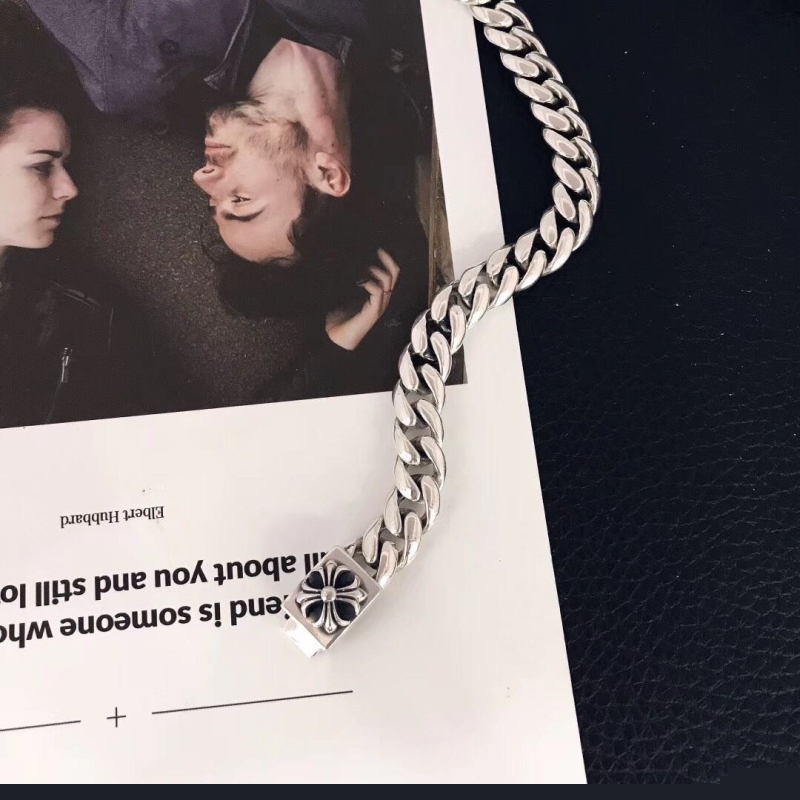 Ch**me He**ts bracelets